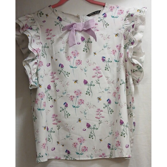 SHEIN Women’s XL Blouse White Flutter Sleeve Lavender Floral Bumble Bee Bow LNC - Picture 1 of 8